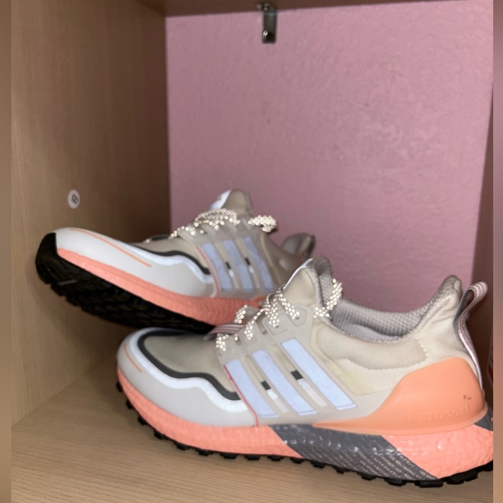 LIKE NEW Adidas Ultra Boost